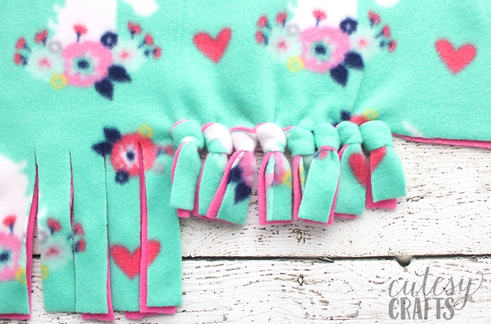 How to Make a Tie Blanket from Fleece