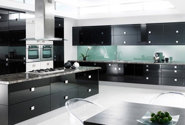 black gloss kitchen