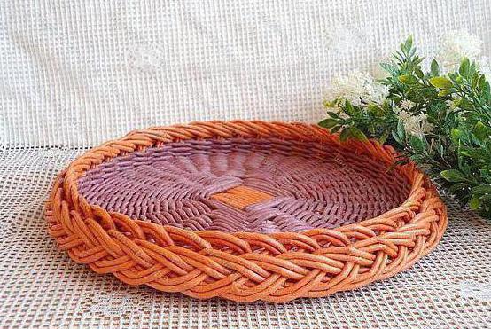 weaving from newspaper tubes for beginners step by step