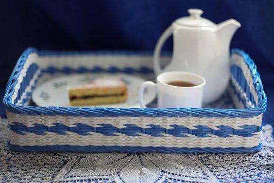 weaving tray from newspaper tubes